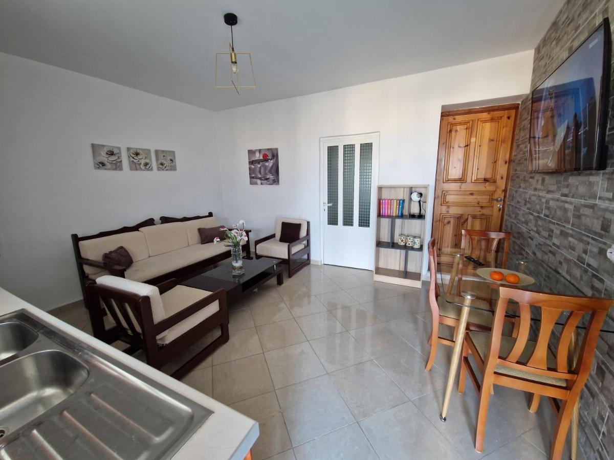 Claudia Villa 2 Agia Marina  Exterior photo